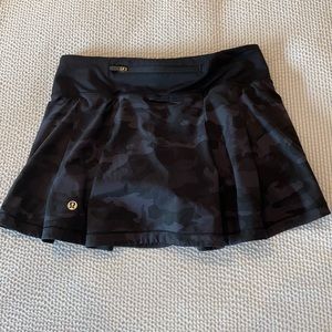 Lululemon Pace Rival Black Camo Skirt